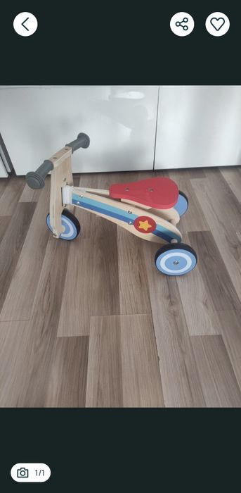 Tricicleta nefolosita.