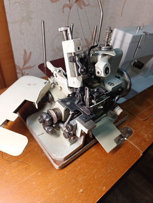 Продаю оверлог 51 класса