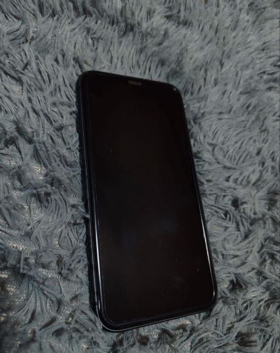 Обменяю iPhone 11 на модель выше