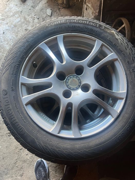 Летни гуми със джанти