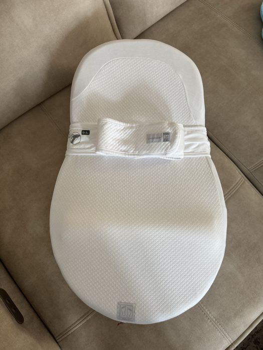 CocoonaBaby ергономичен матрак за новородени - White