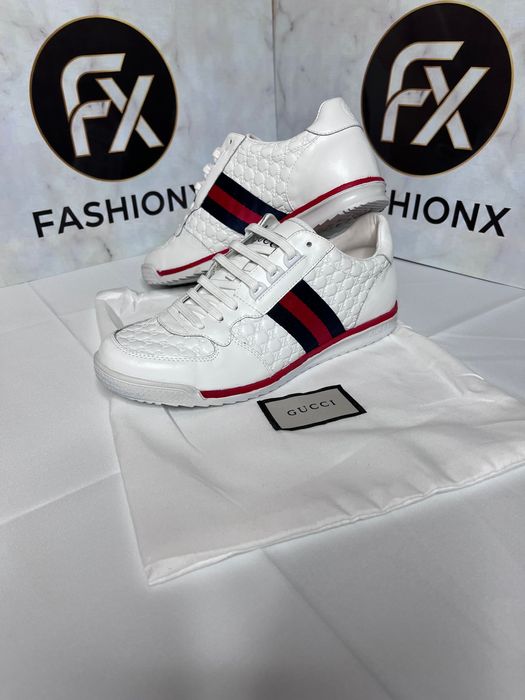 Adidasi albi, Gucci