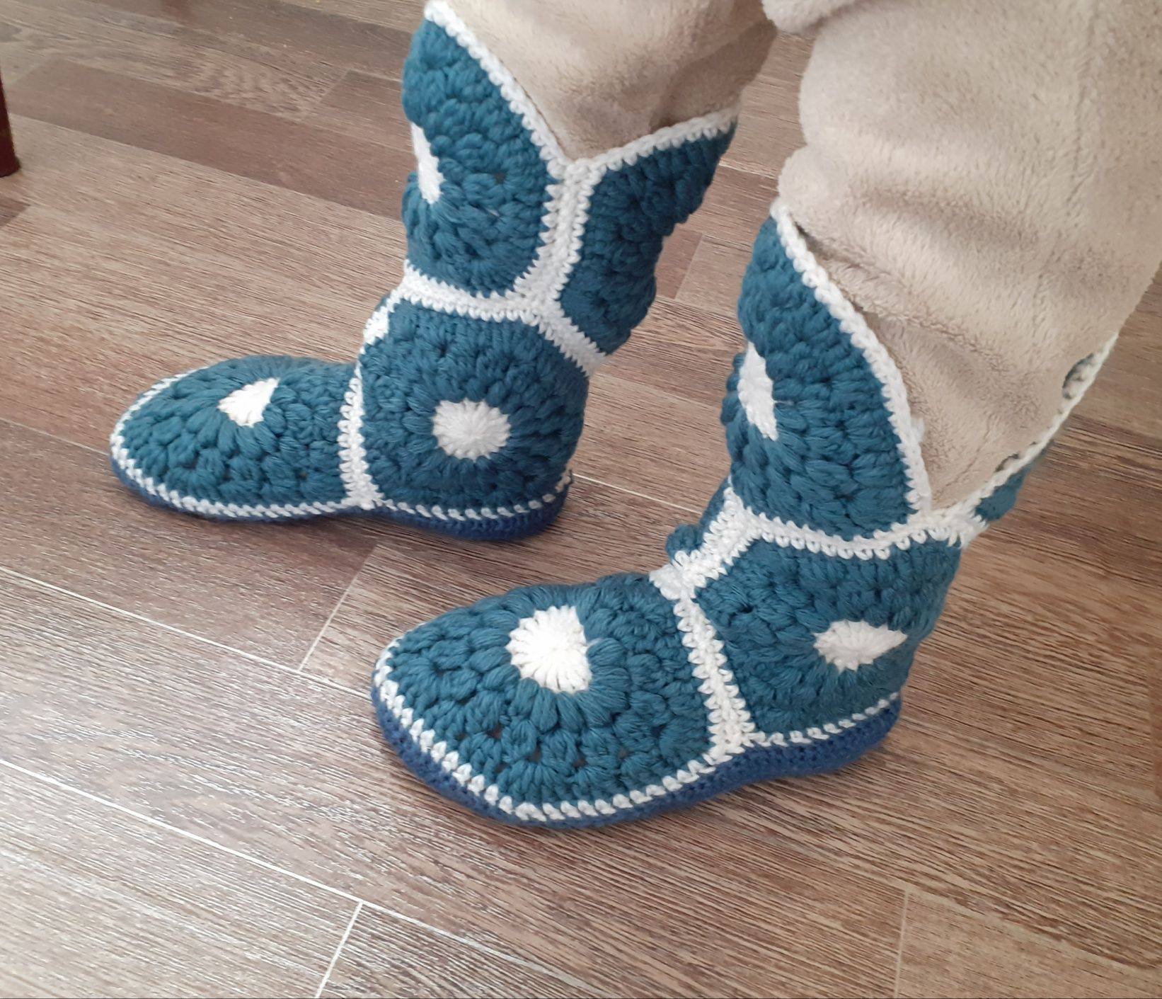 Вязаные носки для дома – купить в интернет-магазине вторсырье-м.рф с доставкой