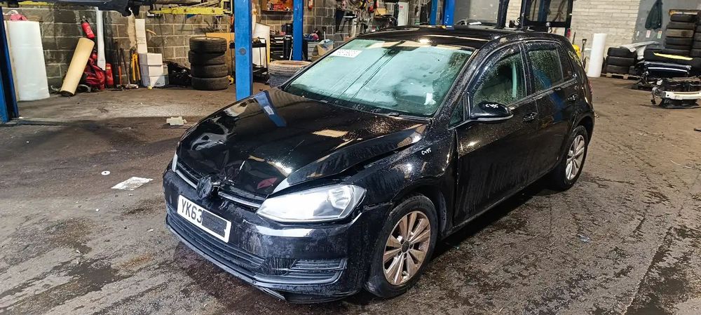 Dezmembrari / Dezmembrez Volkswagen Golf 7 (5G) 1.6 TDI CLHA cutie viteze automata cod culoare LC9X