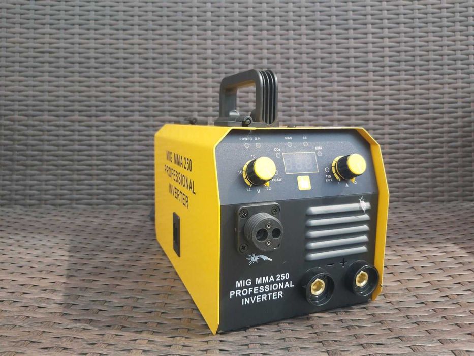 2в1 250А Електрожен + Телоподаващо Инверторно с дисплей с евро букса