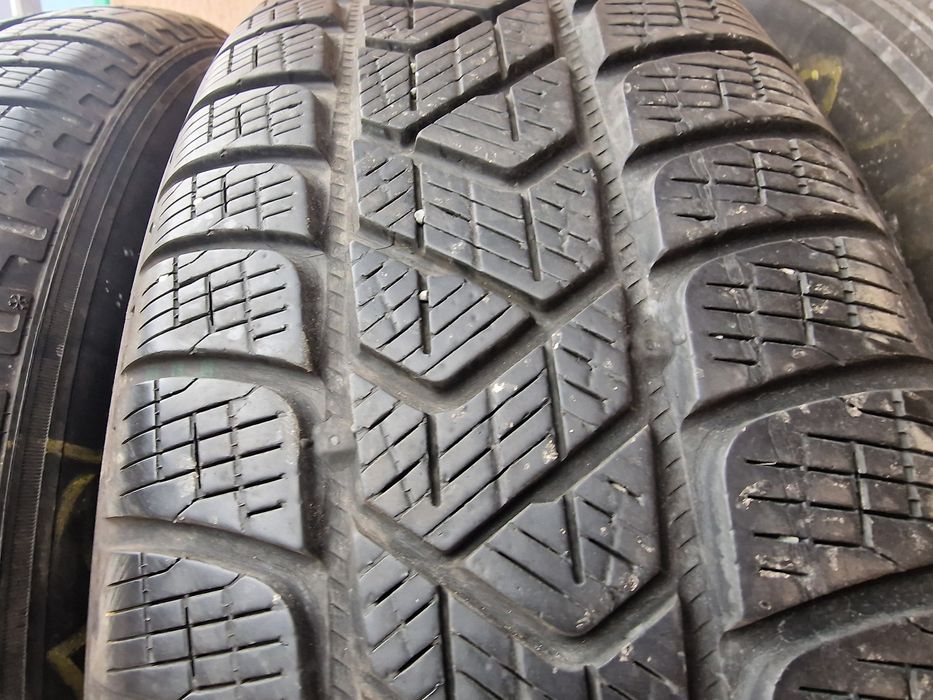 Anvelope 215/65R17 marca Pirelli,M +S