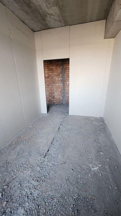 Kvartira sotiladi Yunusodda 2/4/4 53 m2 kadastri bor navastroyka