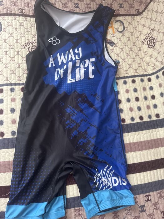 Продам борцовку и обувь для вольной борьбы