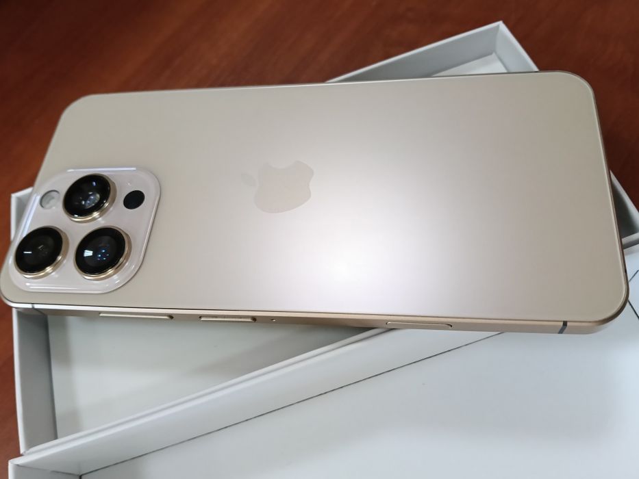 Смартфон 6.9" 256GB Desert Titanium, новый