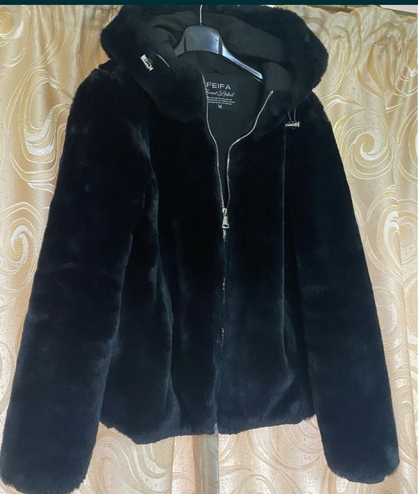 Geaca scurta de blana sintetica