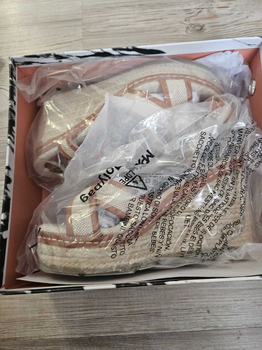 Страхотни сандали Moda in pelle 37 номер, нови