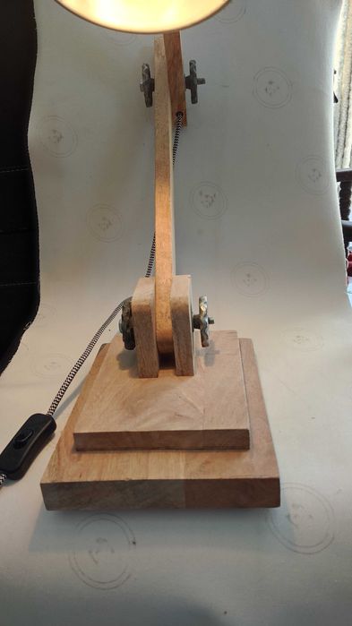 РАЗПРОДАЖБА! Дървена настолна лампа LED