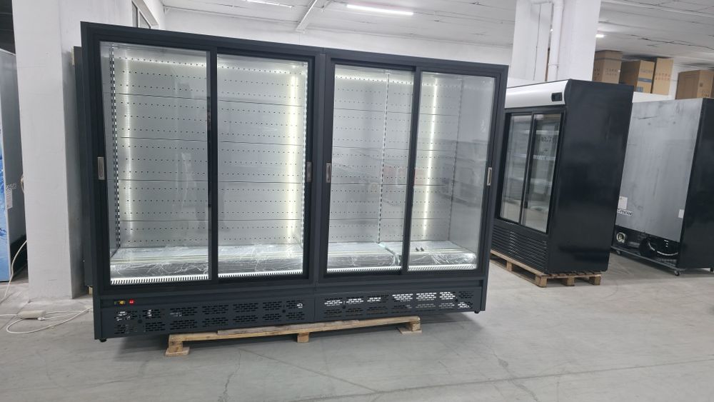 Хладилна витрина с 4 врати
