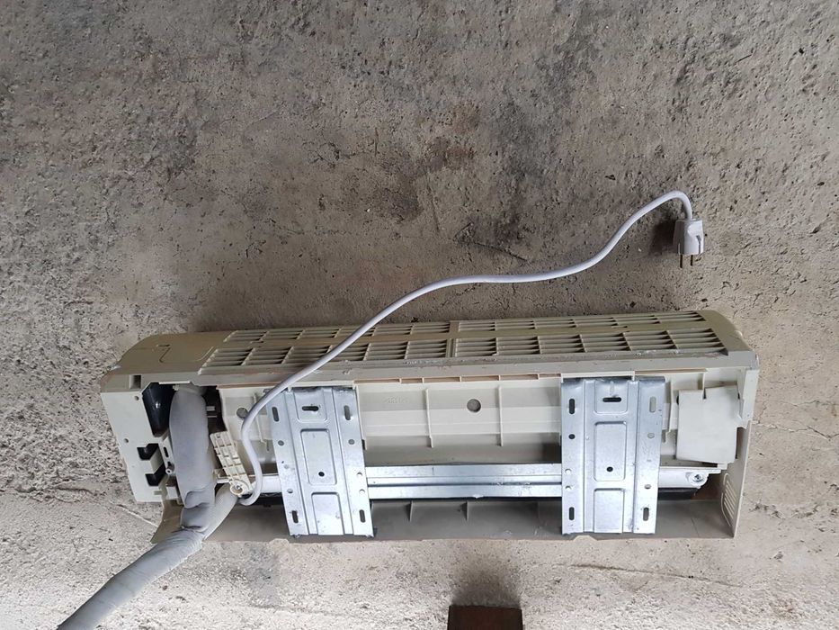 Климатик Midea 12 BTU