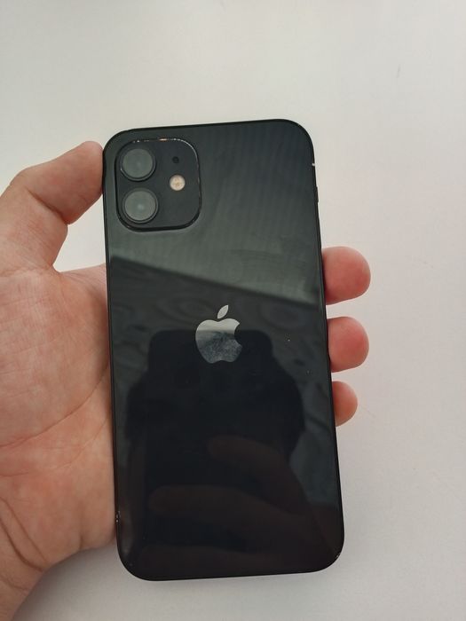Продам iPhone 12