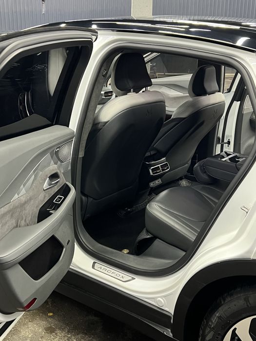 Arcfox alphaS 2022 yil zapas xod 708 km