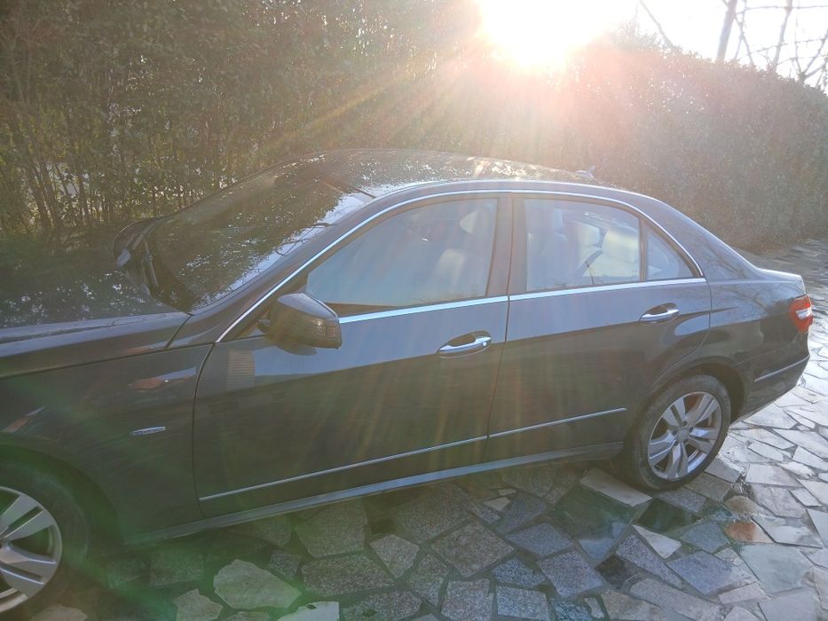 Vând Mercedes e350 an 2011 3 0 diesel 4Matic  265 cp