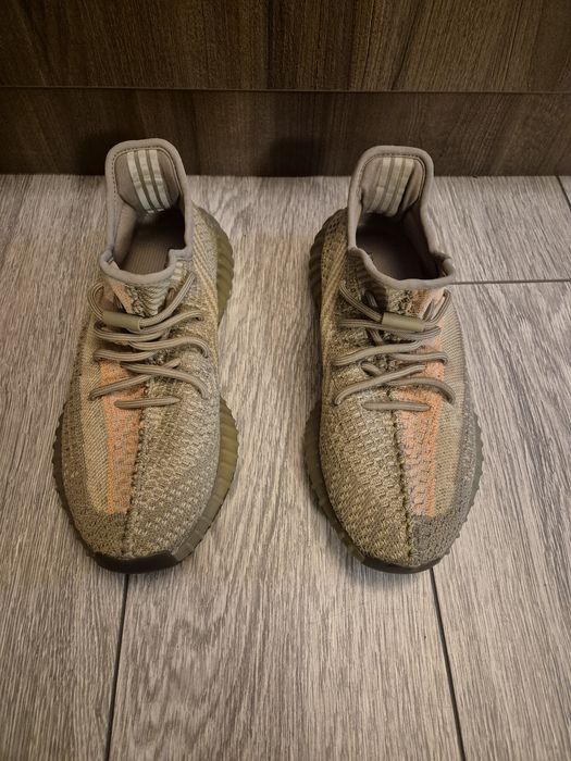 Vând adidași Yeezy 350 ca noi!