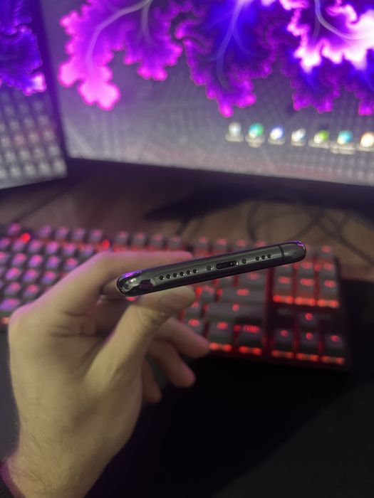 Продам IPhone 11 pro 256гб