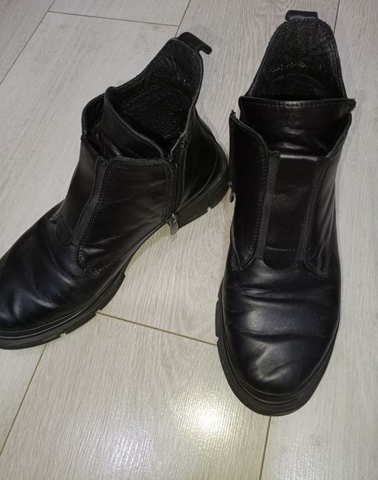 Продам ботинки черные, 38 размер