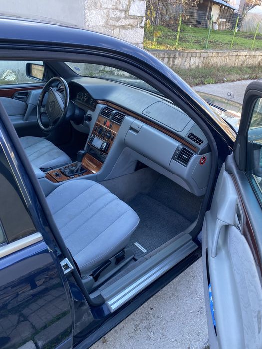 Mercedes E200 бензин-газ