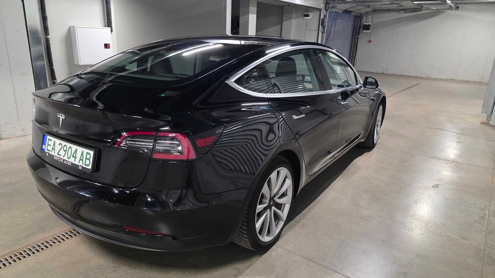 Tesla Model 3 Long Range RWD