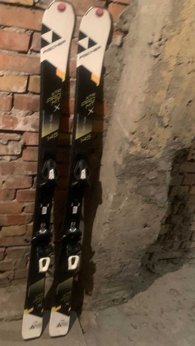 Нови ски на един сезон