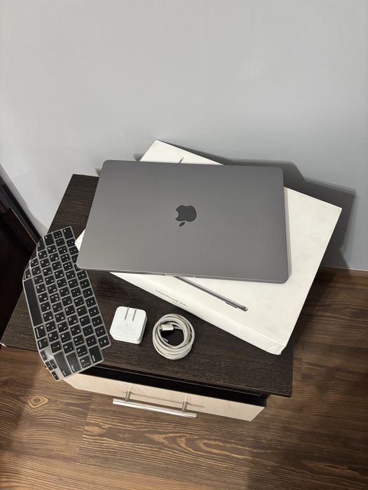 Macbook air m2 2023, 15.3