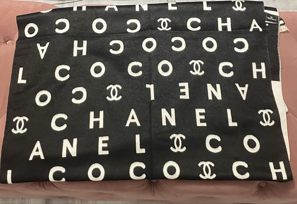 Eșarfă Chanel model alb negru