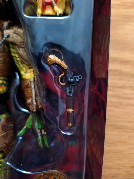 Екшън фигури NECA Ultimate Ahab/Golden Angel Predator