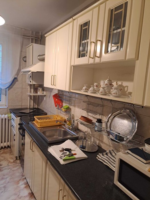 Dau in chirie 3 camere in Gheorgheni str.Snagov