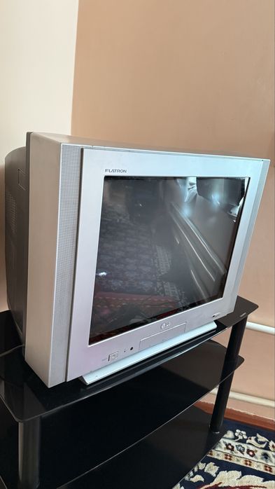 Телевизор подставкасымен сатылады. Жағдайы жақсы. Подставка как новый