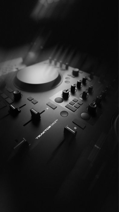 Dj контроллер Traktor MX2