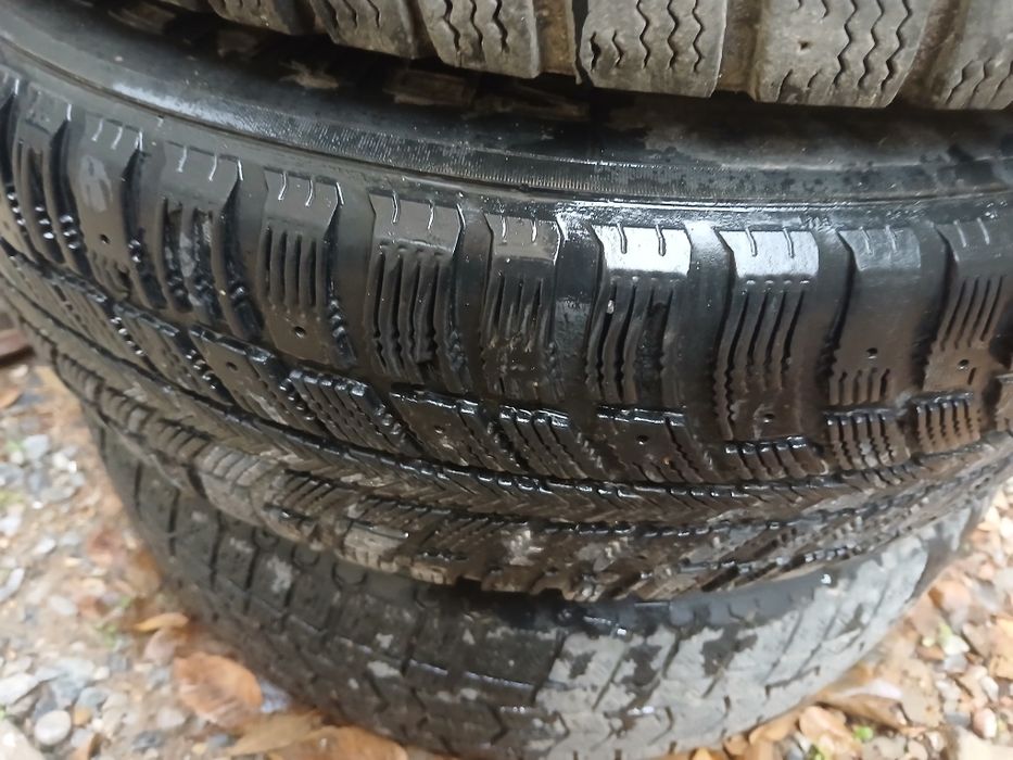 Балоны с дисками зимные  ауди  размер 15