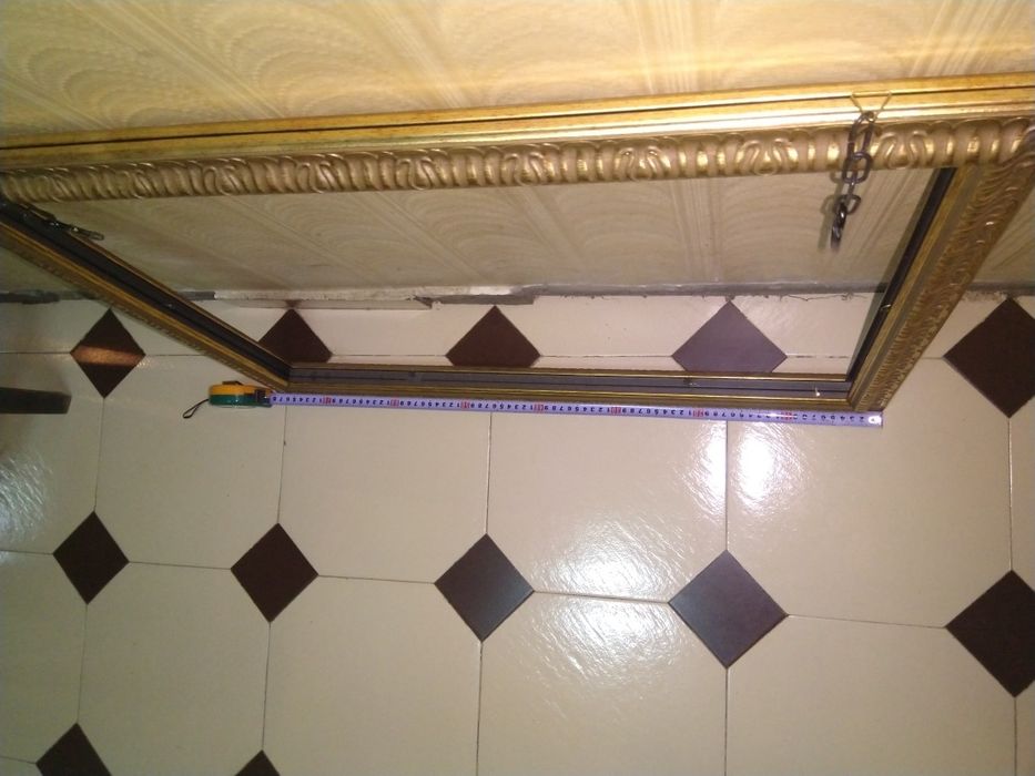 Двустранна рамка за закачане на таван / Метална стойка за вино