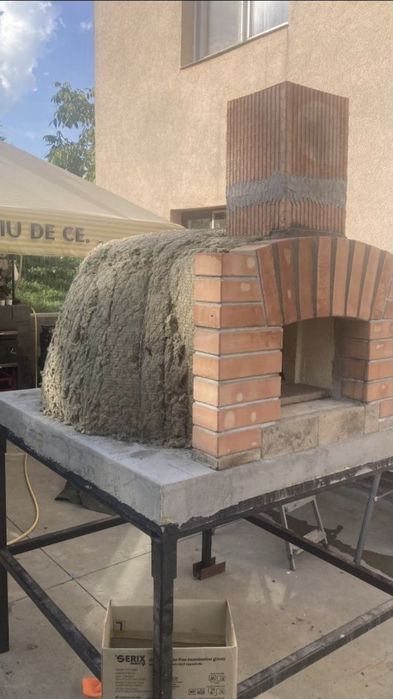 Cuptor pizza pe lemne cozonaci sau paine