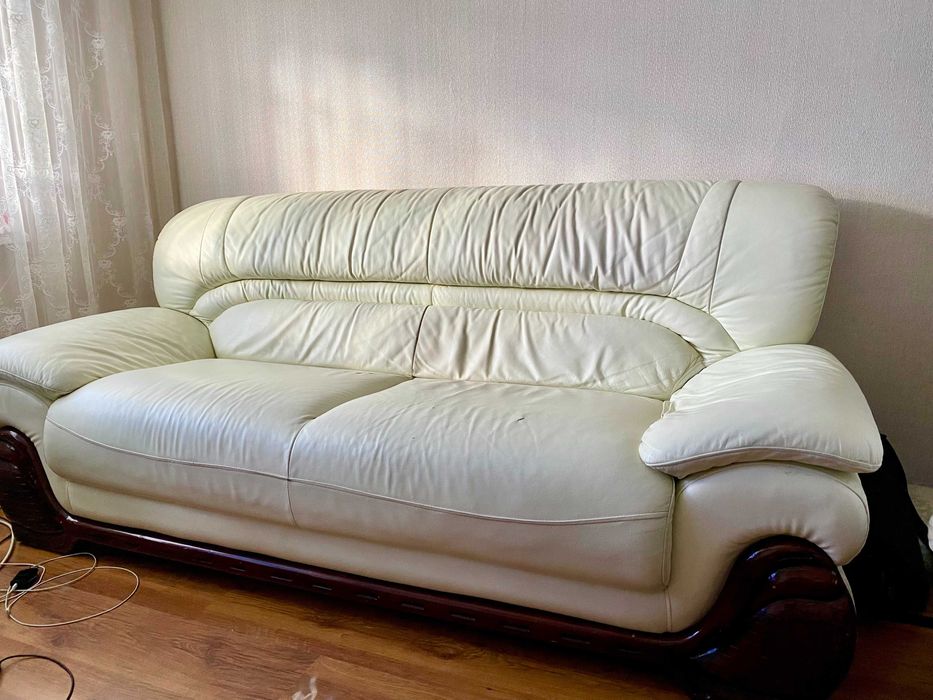Продается диван в комплекте