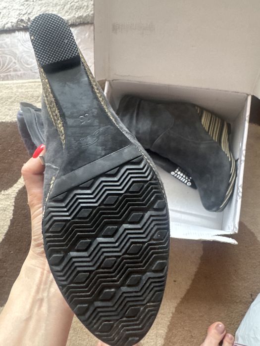 Новые сапоги замша