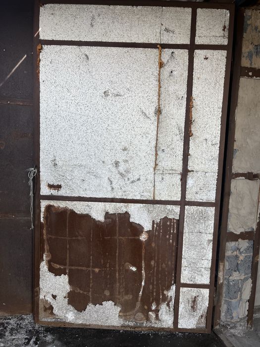 Ворота в гараж метал