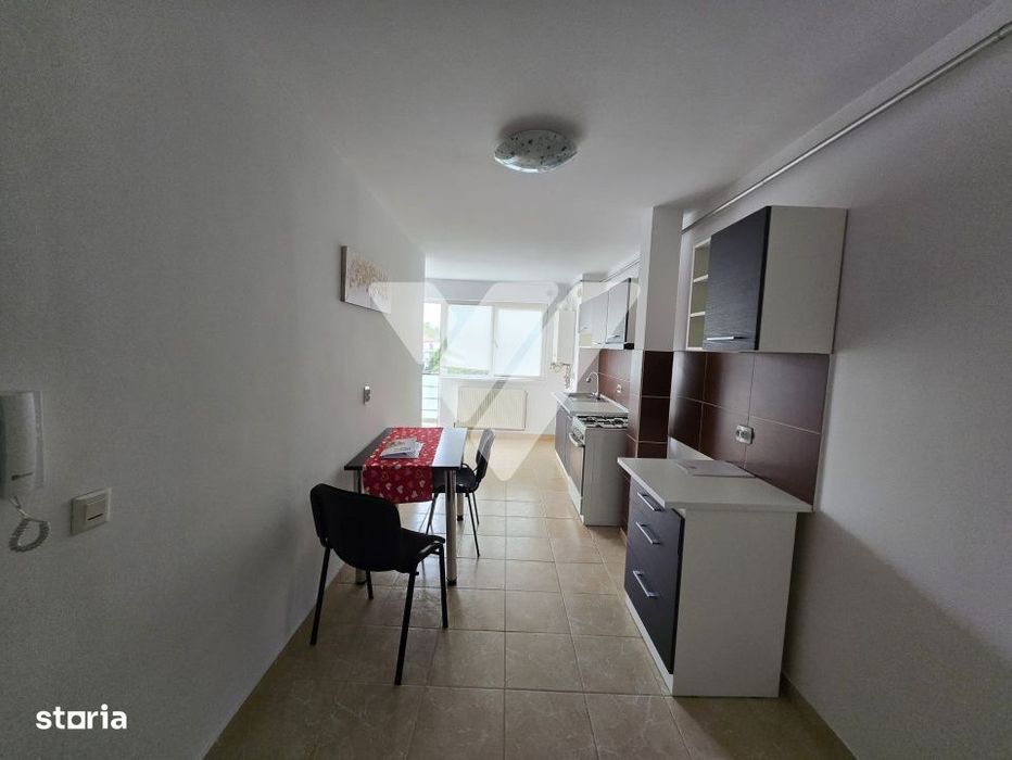 Apartament tip mansarda 3 camere de vanzare Zona Strand — fotografia 1
