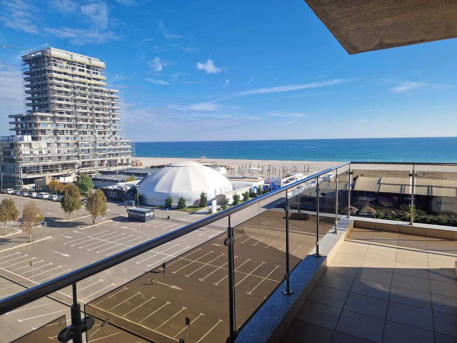 Apartament 2 camere de închiriat – Summerland, vedere frontală la mare