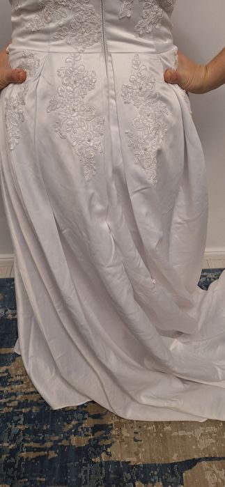 Rochie de mireasa  alba ca in imagine