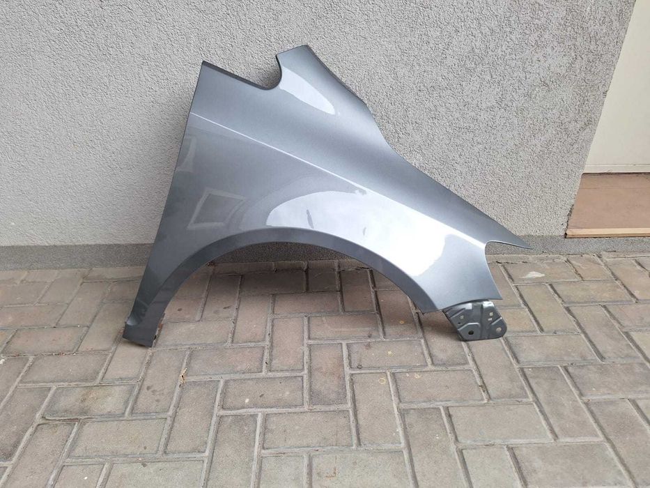 Aripa Fata Dreapta VW Golf 5 V Plus 2005-2009 Vopsita Gri