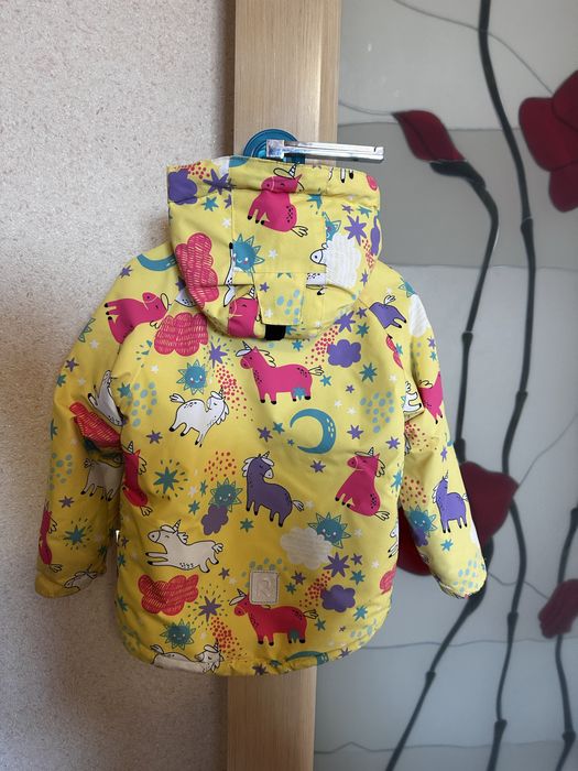 Продам детскую куртку