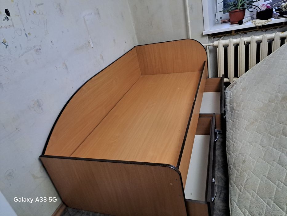 Продаётся кровать детская.