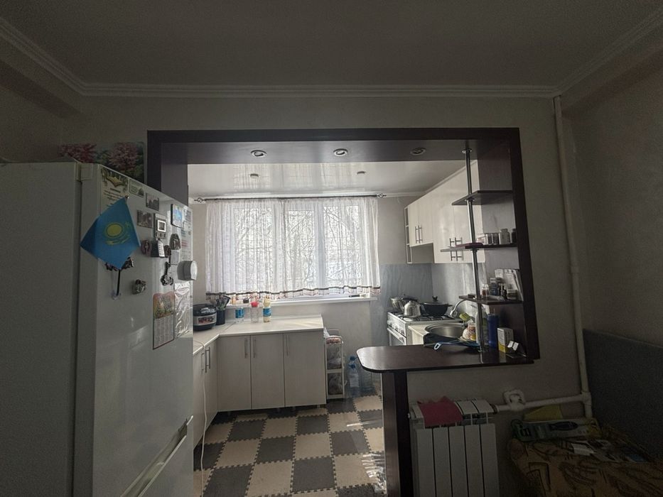 Продаю 4 комнатную квартиру
