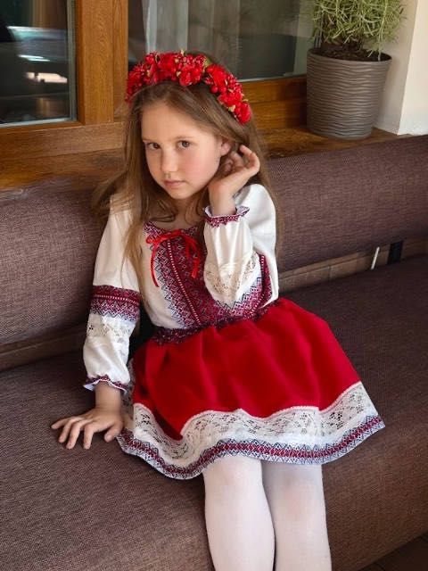 Costum traditional pentru fetite, 3 piese