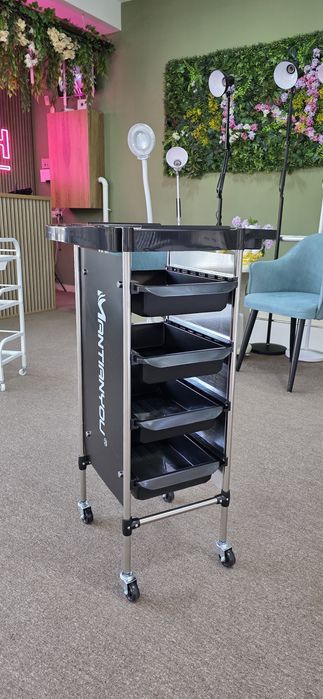 Pamoshnitsa (yordamchi stol)