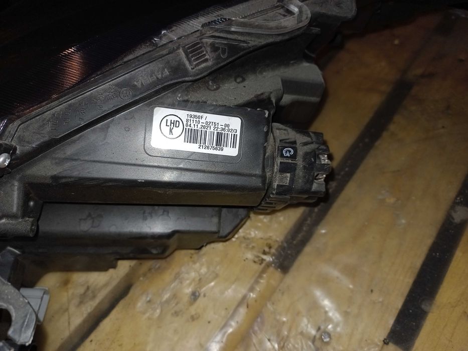 Десен фар LED за Тойота Корола седан след 2019