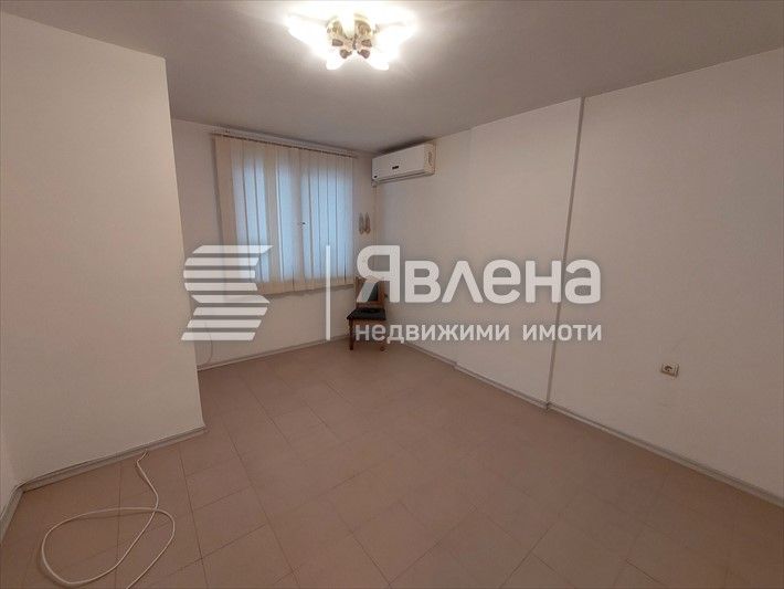 Продава се Четиристаен апартамент в Габрово, Център - 188 кв.м за 599 €/кв.м - Снимка #1